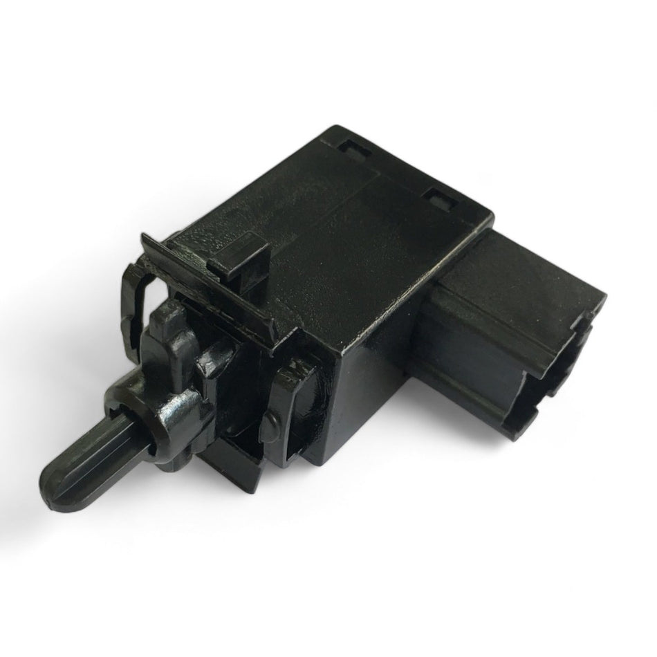 INTERRUPTOR DE EMBRAGUE CHEV ONIX-PRISMA-TRACKER 2 PINES (96628564)